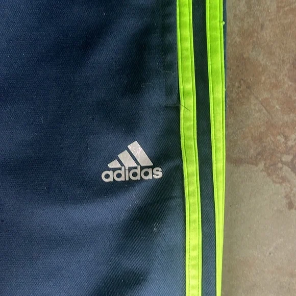Adidas jogger sweatpants, good condition, size boys 14/16 - Picture 2 of 4